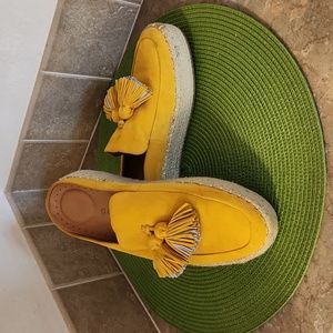 Gentle Souls by Kenneth Cole, Size 7, Color Mustard Yellow